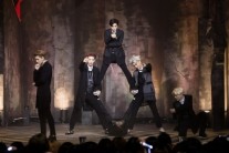 엑소, ‘엠카’ 무대서 ‘월광’-'중독’ 완전체 무대 최초 공개
