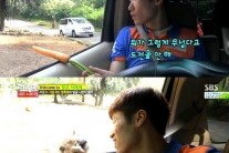 ‘런닝맨’ 박지성, 사슴 · 얼룩말과 셀카 미션 “뽀뽀가 더 쉽겠다”