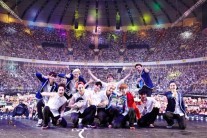 엑소 대만 첫 단독 콘서트  2만여 관객 열광