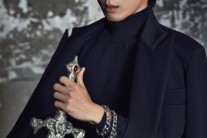 정용화 ‘삼총사’ 화보서 현대판 ‘다크 달타냥’ 변신