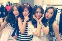 시크릿, 컴백 앞두고 티아라 쓰고 찰칵 ‘완전체’