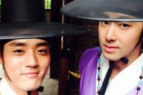 ‘야경꾼일지’ 정윤호-이하율, 우열을 가릴 수 없는 ‘훈훈함’