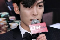 ‘타짜2’ 최승현, “이하늬·신세경 노출에 진땀…쳐다보지도 못 해”