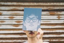 윤덕원, 첫 솔로 앨범 싱글 ‘비겁맨’ 선공개