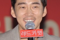 [이슈현장]윤계상 “‘레드카펫, ‘비긴 어게인’과 닮아있다”