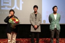 박해일-유연석의 극장 습격사건? ‘제보자’ 무대인사에 여성팬 ‘들썩’