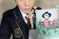빅플로 ‘유성’ 22번째 생일 케이크 인증, 깜짝 이벤트도