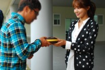 소녀시대 수영 ‘내 생애 봄날’ 전 스태프에 통 큰 선글라스 선물 화제