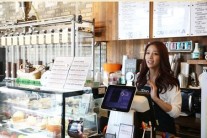 걸그룹 퍼펄즈, 일일 미녀 바리스타 “수익금 전액 기부”