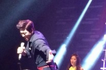 [이슈포토] 홍원빈, 환상의 무대매너에 관객 열광