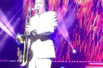 [이슈포토] 김용환 악단장, 홍원빈 콘서트에서 환상적인 색소폰 연주