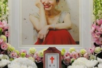 김자옥 사망…윤소정 “기침 때문에 문자하라고 하더니”