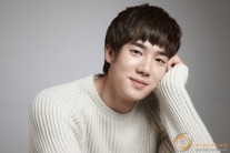 유연석, 킹콩엔터테인먼트와 재계약 ‘끈끈한 의리’