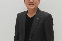 홍승성 큐브 회장, 대중문화예술상 대통령 표창 수상