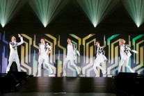 샤이니 일본 투어 성료  20만명 열광, 내년3월 첫 도쿄돔 공연