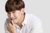 비, 프랑스 화장품 입생로랑 중국어권 대표 모델 낙점…’글로벌 아이콘 입증’