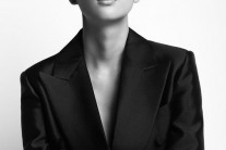 클라라 ‘성인용품점 사장’ 제격이네