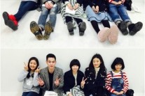‘선암여고 탐정단’ 한예준, 진지희와 탐정단 소녀들 사이서 청일점 사진 공개