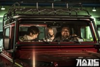 ‘기술자들’, 12월 극장가 흥행 다크호스 급부상