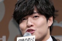 ‘쎄시봉’ 김희애, 강하늘 특급 칭찬 “연기만 잘 하는 줄 알았더니…”