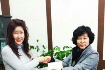 유지나, 디너쇼 수익금 기부 ‘공약 지켰다’…통 큰 후배사랑