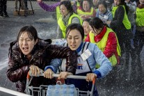 ‘카트’, 해외 평단서 통했다…로테르담·산타바바라 영화제 초청
