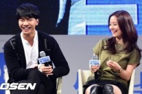 문채원. “연애하고 싶어요”