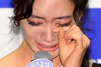 1월 15일 배우 클라라 29 번째 생일, 소송 진행중