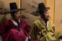 ‘조선명탐정2’ 김명민-오달수, 4년만 뭉친 콤비… 스틸컷만 봐도 ‘폭소’
