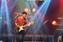 김창완의 음악은 늙지 않는다…다만 깊어질 뿐