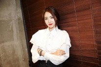 팜므파탈 변신 이연희, ‘조선명탐정2’ 무대서 여전한 ‘청초 미모’