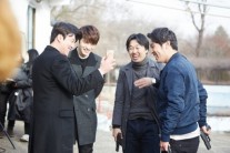 김재중, 화기애애한 ‘스파이’ 현장 사진 공개