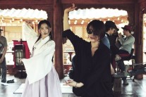 ‘순수의 시대’ 강한나, 매혹적인 무희 춤 탄생 과정이…“5개월 맹연습”