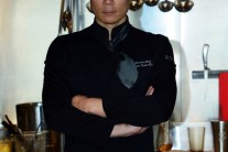 “접시에 담아내는건 내 얼굴”