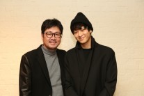 김윤석·강동원, 이번엔 사제로 만났다…영화 ‘검은 사제들’ 호흡