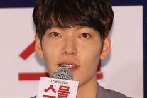 ‘스물’ 김우빈 “스무살로 돌아가면 미팅하고 싶어”