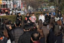 JJCC, 데뷔 1주년 기념 홍대 깜짝 게릴라 콘서트