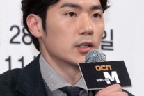 [이슈현장]김강우 “섹시한 수트핏 안에는 내복 두 벌과 핫팩 다섯 개”