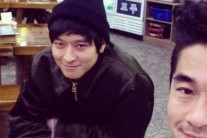 “오랜만입니다”…강동원 꾸밈없는 모습에도 ‘여심 두근두근’