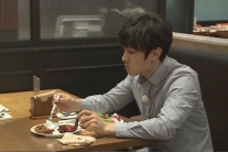 ‘나혼자산다’ 김동완, 초고수 ‘혼자남’ “뷔페도 혼자서…”
