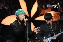 XIA준수, 6년만에 지상파 무대서 앙콜 곡 부르다 눈물