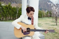 김필, ‘Marry Me’로 버스커버스커-로이킴의 ‘봄 캐럴’ 열풍 잇는다