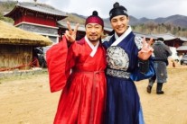 ‘화정’ 이태환 “존경하는 이성민 선배님과” 인증샷