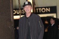 이정진 “사진전 수익금, 네팔 도서관 설립에 기부”