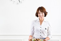 ‘수요미식회’의 입담 좋은 패널 홍신애 씨