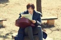 ’0시의 그녀’ 남태현, 현장 포착 컷 ‘대본 앓이’