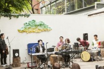 옥상달빛의 싱글 ‘희한한 시대’, 조금 더 직설적인 어법