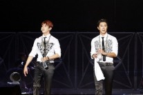 동방신기, 도쿄돔 공연 7만5000명 ‘구름관중’