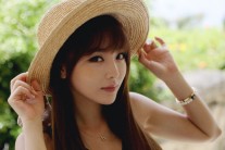 홍진영, ‘해삼크림’ㆍ‘대마크림’ 화장품 모델 발탁