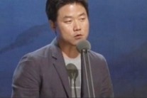 ‘백상예술대상’대상, 나영석 PD ” 뜬금없는 사랑 감사, ‘삼시세끼’ 때문에 받은 상”